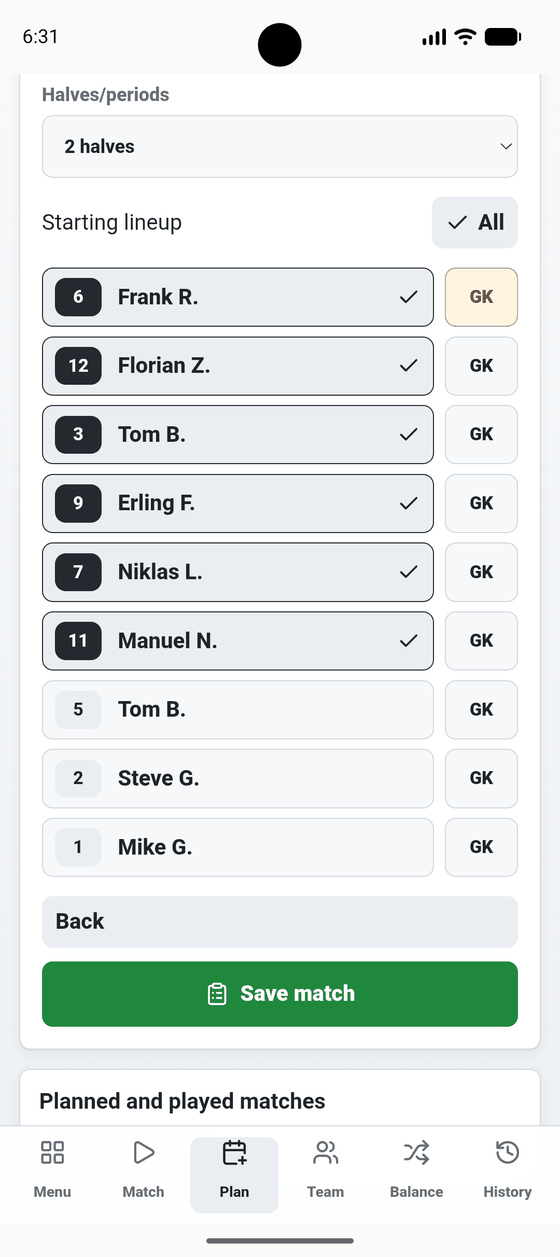 Starting line-up selection with the goalkeeper marked and the remaining players on the bench